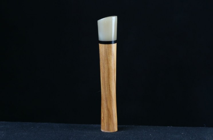 tamper olive wood + horn