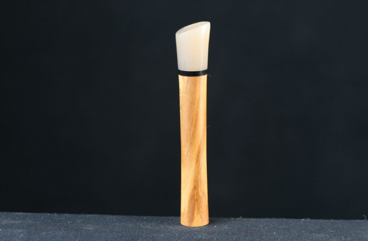 tamper olive wood + horn