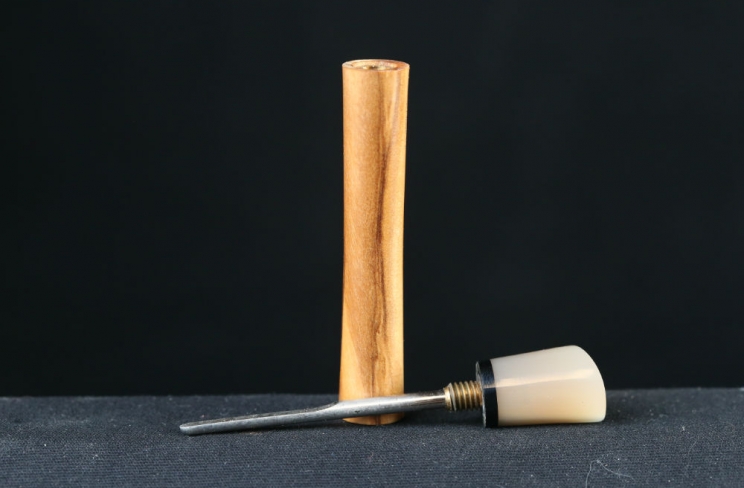 tamper olive wood + horn